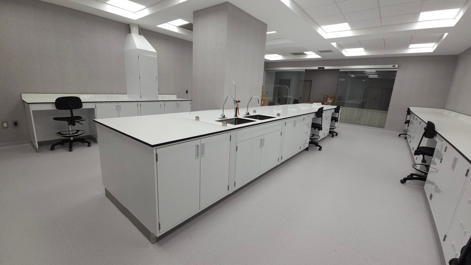 Mesas para Laboratorio 18 Linea PRIME scaled