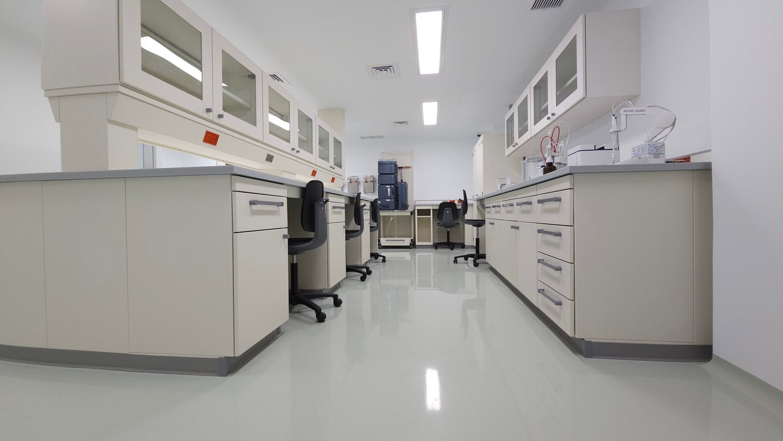 Mesas para Laboratorio 17 Linea STARK scaled