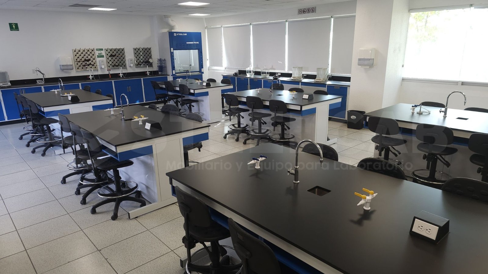 Mesa para laboratorio escolar