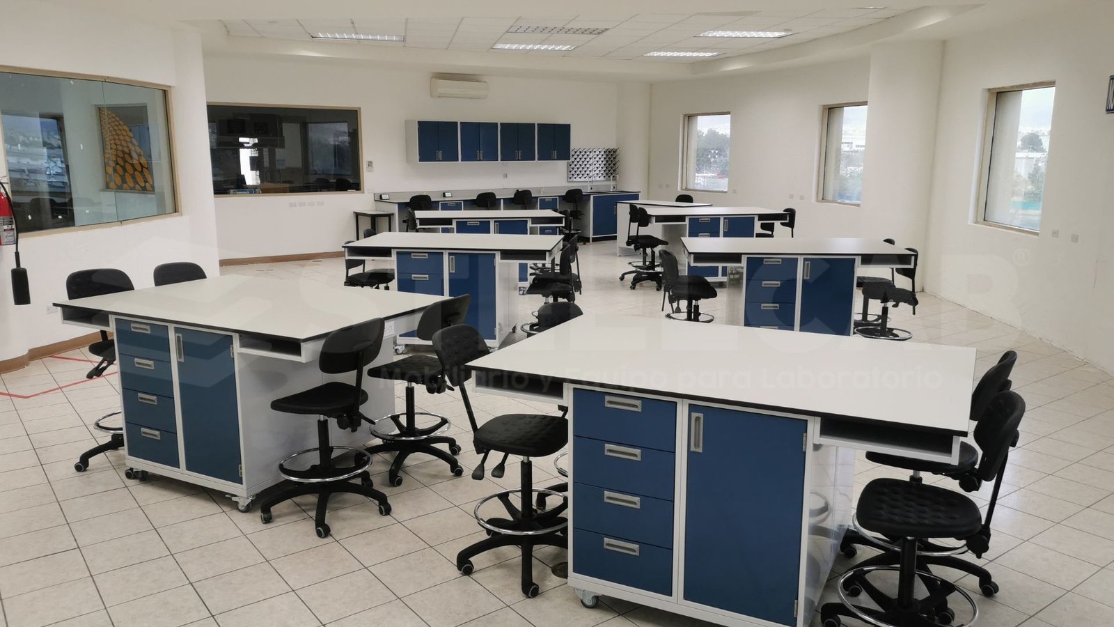 mesas para laboratorio escolar
