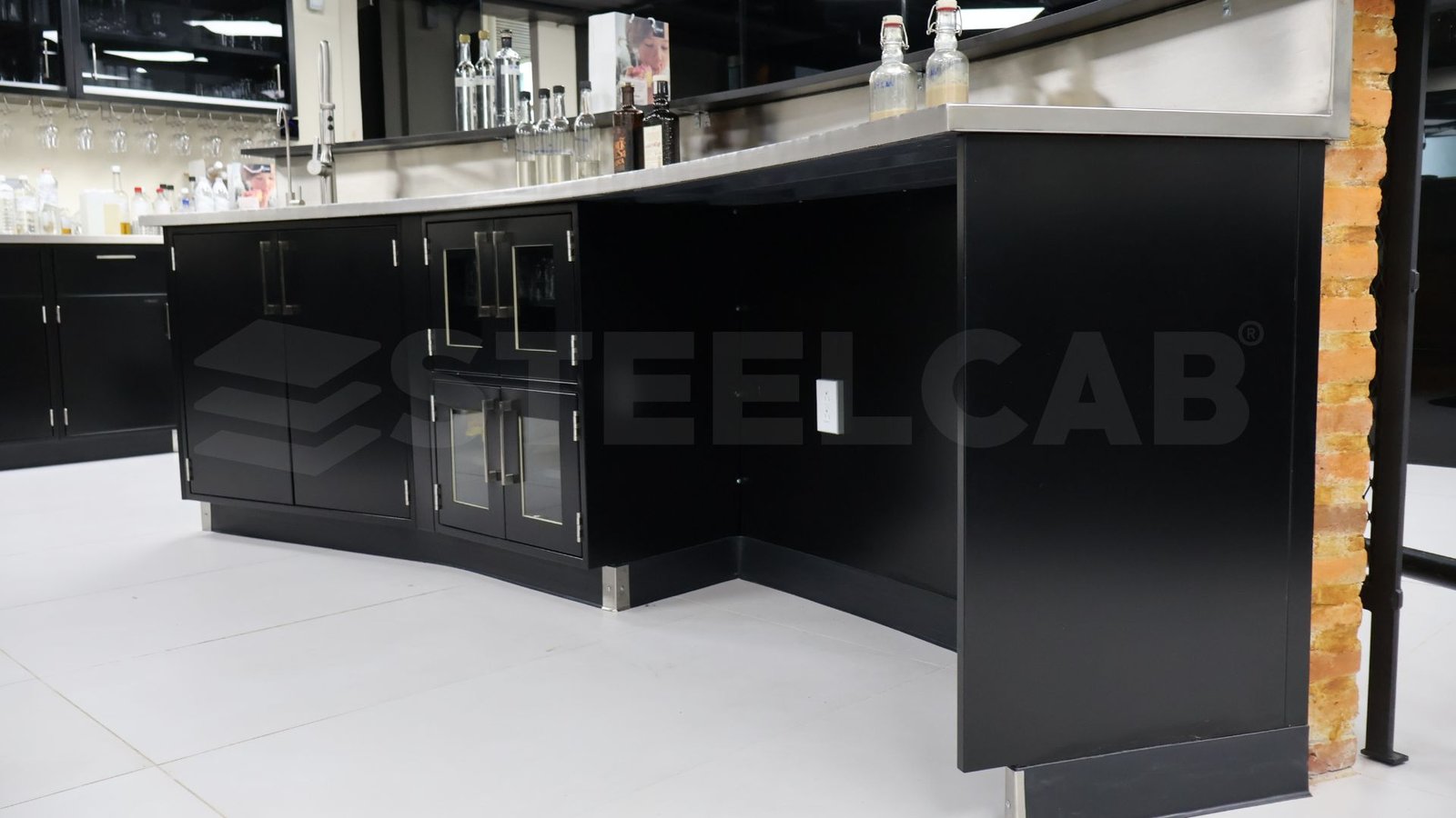 Mesa curva para laboratorio